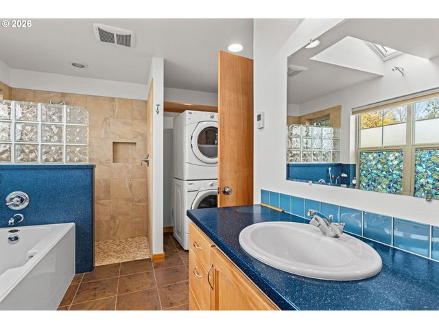 2644 POTTER St, Eugene, OR 97405
