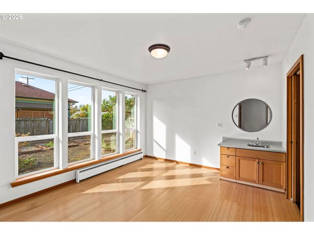 2644 POTTER St, Eugene, OR 97405