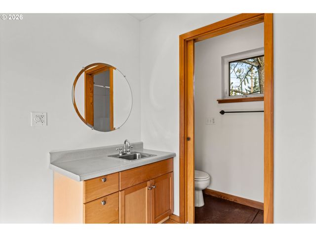 2644 POTTER St, Eugene, OR 97405