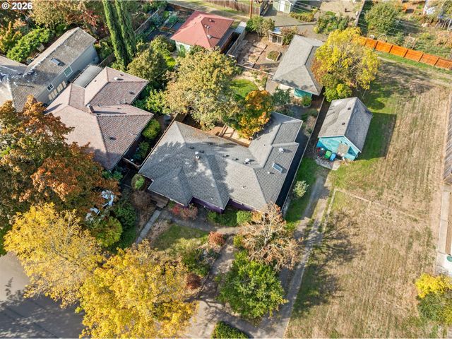 2644 POTTER St, Eugene, OR 97405