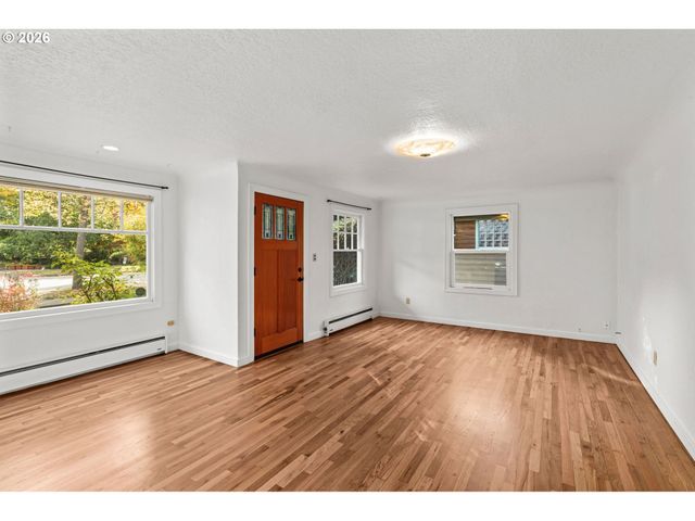 2644 POTTER St, Eugene, OR 97405