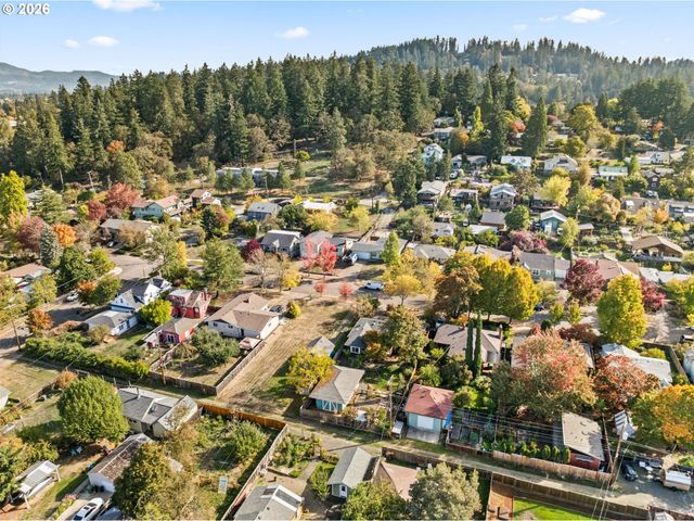 2644 POTTER St, Eugene, OR 97405
