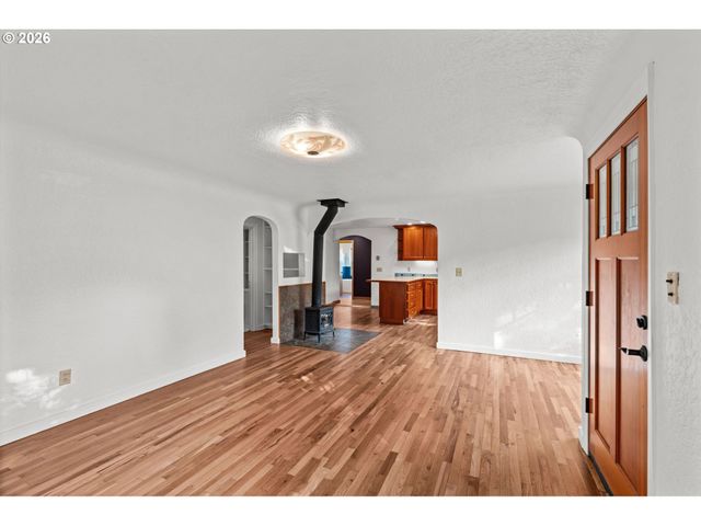 2644 POTTER St, Eugene, OR 97405
