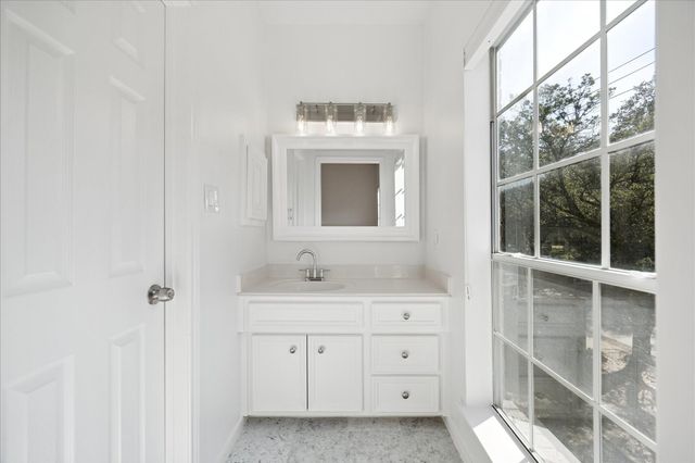 1214 W Alabama Street, Houston, TX 77006