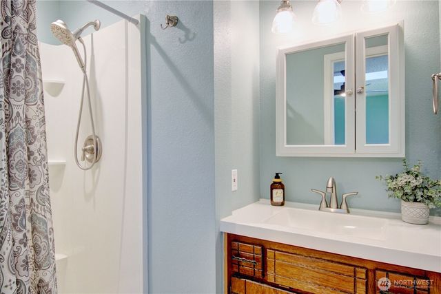1120 SW 8th Avenue, Oak Harbor, WA 98277