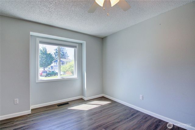 1120 SW 8th Avenue, Oak Harbor, WA 98277