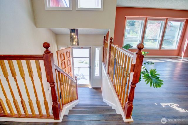 1120 SW 8th Avenue, Oak Harbor, WA 98277