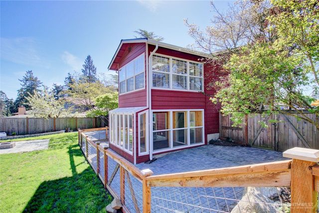 1120 SW 8th Avenue, Oak Harbor, WA 98277