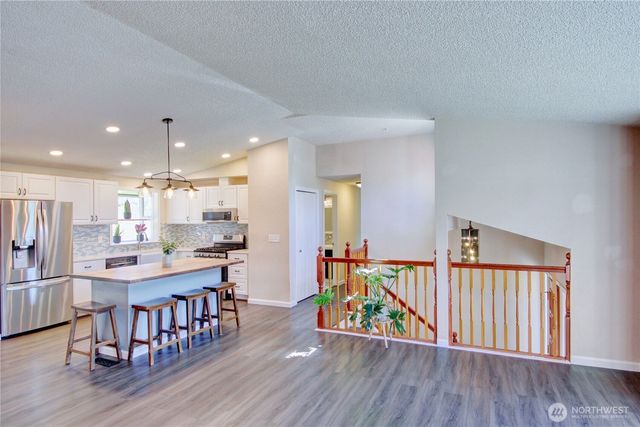 1120 SW 8th Avenue, Oak Harbor, WA 98277