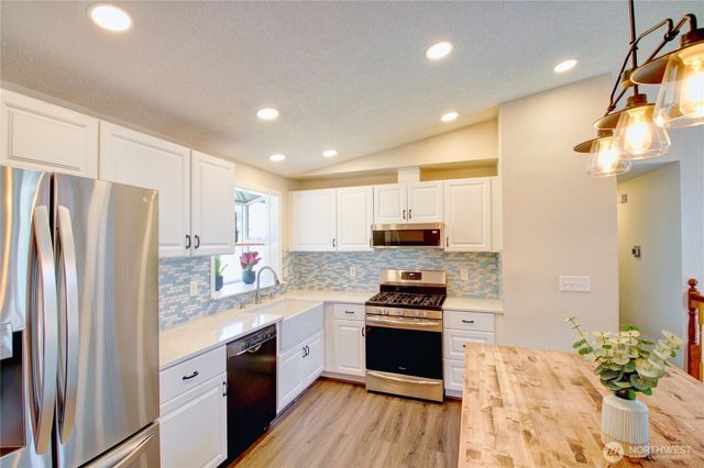 1120 SW 8th Avenue, Oak Harbor, WA 98277