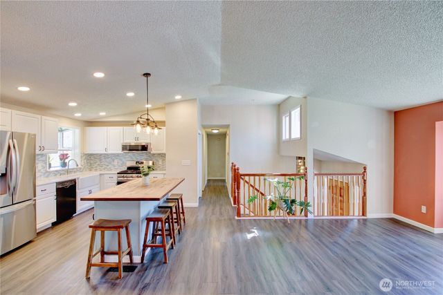 1120 SW 8th Avenue, Oak Harbor, WA 98277