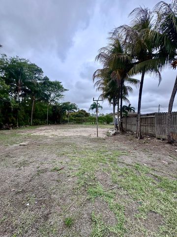 14618 Temple Boulevard, The Acreage, FL 33470