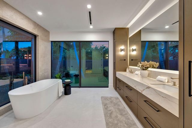 2717 NE 33rd Street, Fort Lauderdale, FL 33306