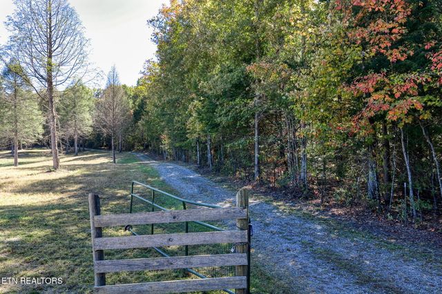 4832 Lovejoy Rd, Crawford, TN 38554