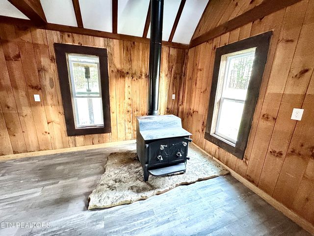 4832 Lovejoy Rd, Crawford, TN 38554