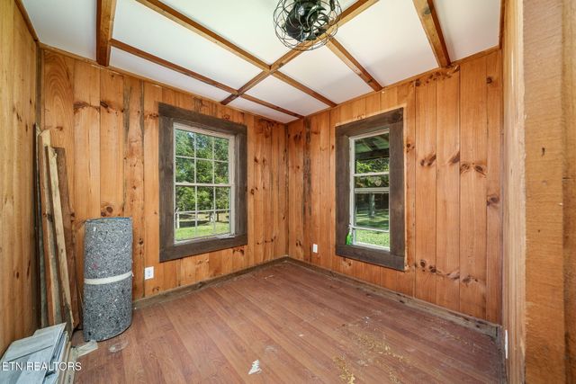 4832 Lovejoy Rd, Crawford, TN 38554