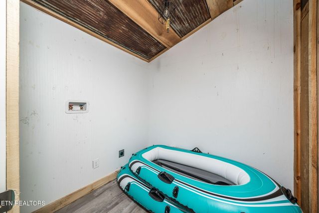 4832 Lovejoy Rd, Crawford, TN 38554