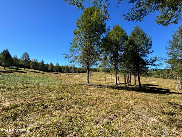 4832 Lovejoy Rd, Crawford, TN 38554