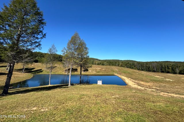 4832 Lovejoy Rd, Crawford, TN 38554