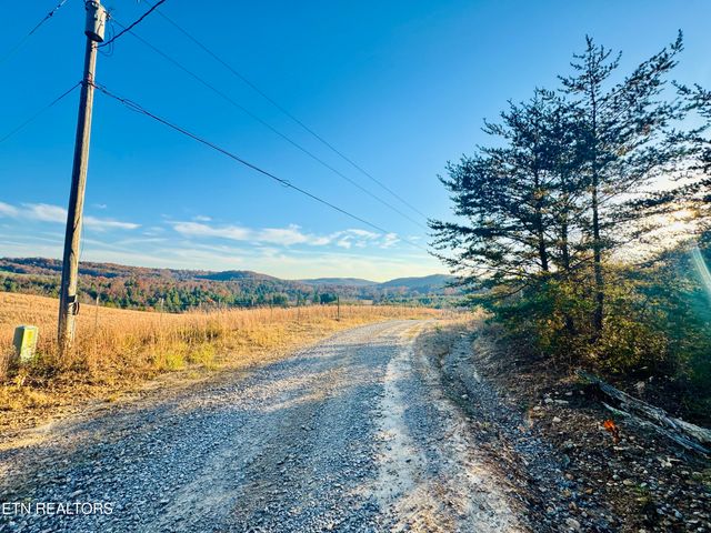 4832 Lovejoy Rd, Crawford, TN 38554