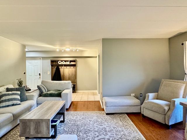 6950 Heritage Circle 4-1A, Orland Park, IL 60462