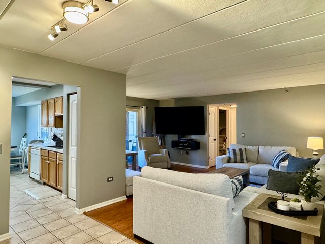 6950 Heritage Circle 4-1A, Orland Park, IL 60462