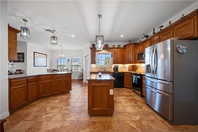 1050 S Bay St, Aransas Pass, TX 78336