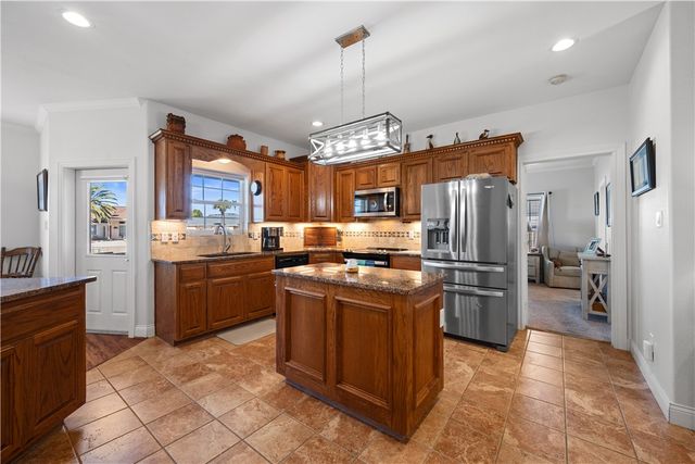 1050 S Bay St, Aransas Pass, TX 78336