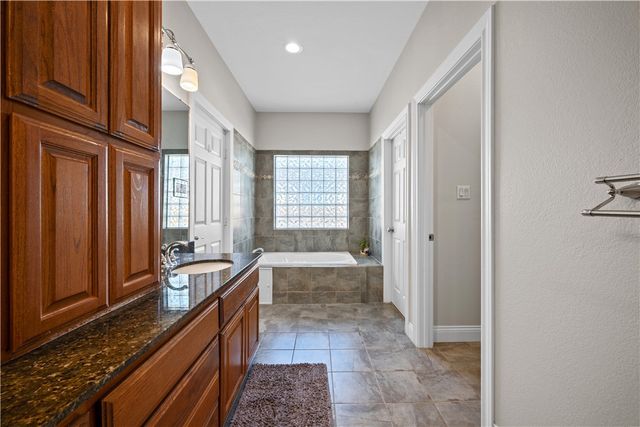 1050 S Bay St, Aransas Pass, TX 78336