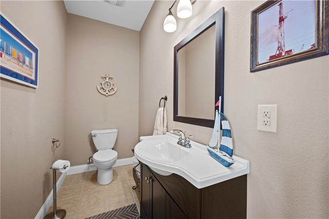 1050 S Bay St, Aransas Pass, TX 78336