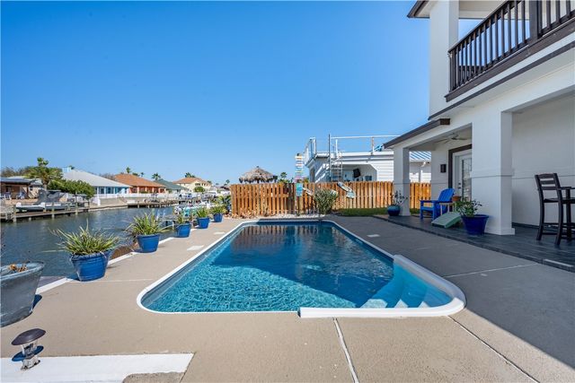 1050 S Bay St, Aransas Pass, TX 78336
