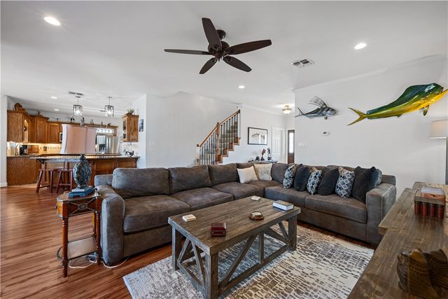 1050 S Bay St, Aransas Pass, TX 78336