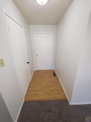 6645 SW Montara Northway, Topeka, KS 66619