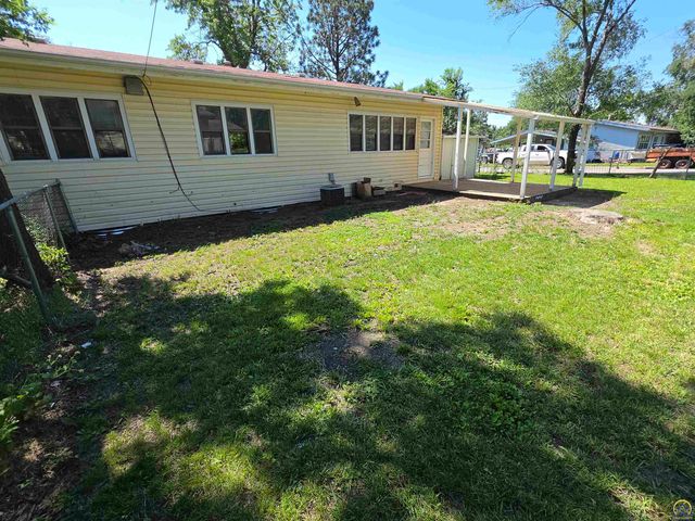6645 SW Montara Northway, Topeka, KS 66619