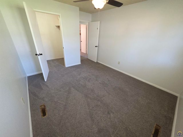 6645 SW Montara Northway, Topeka, KS 66619