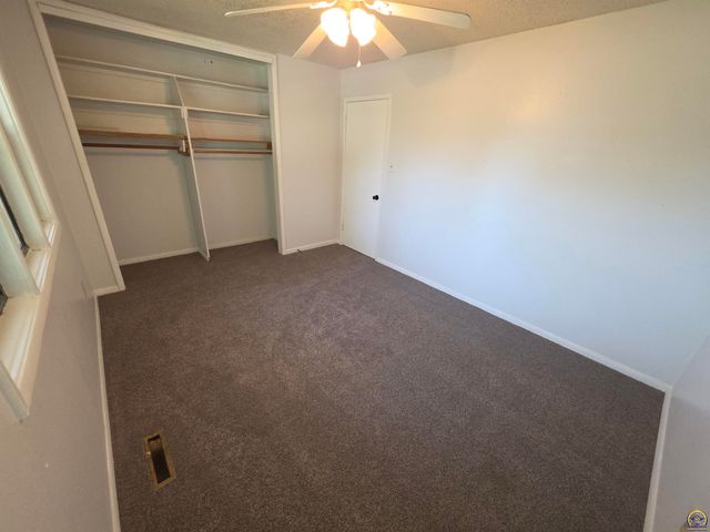 6645 SW Montara Northway, Topeka, KS 66619