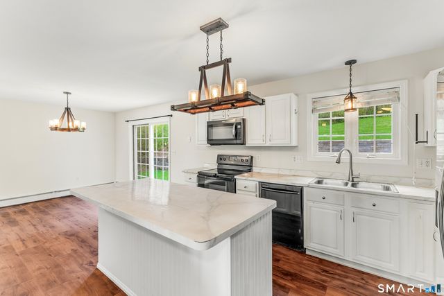 35 Lou Ann Terrace, Meriden, CT 06450
