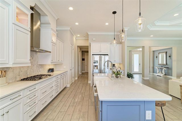 352 MARAVIYA BOULEVARD, Nokomis, FL 34275