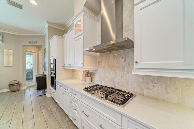 352 MARAVIYA BOULEVARD, Nokomis, FL 34275