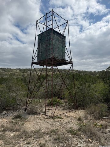 179 RR 334, Brackettville, TX 78832