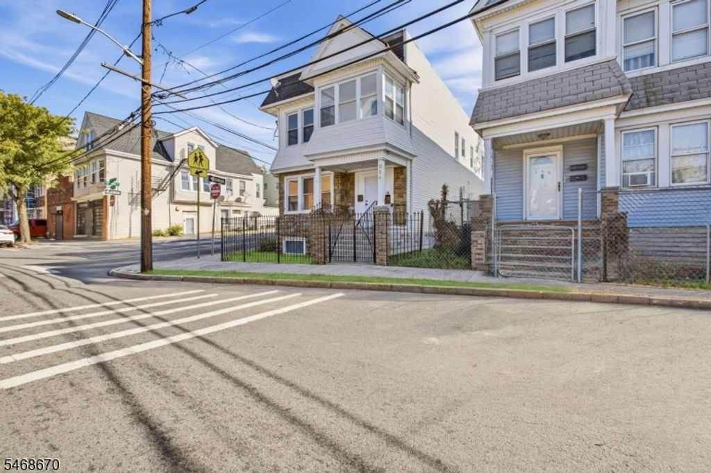 354 Clinton Pl, Newark City, NJ 07112 — photo 2