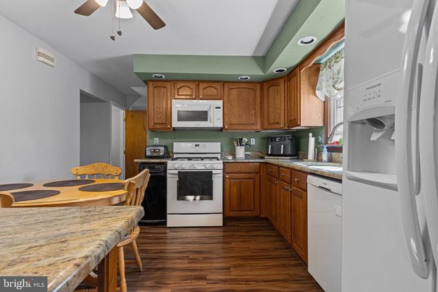 45 EVERGREEN AVE, Broomall, PA 19008