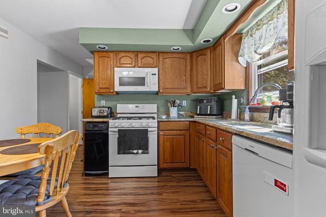 45 EVERGREEN AVE, Broomall, PA 19008