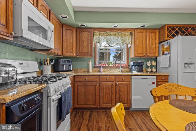 45 EVERGREEN AVE, Broomall, PA 19008