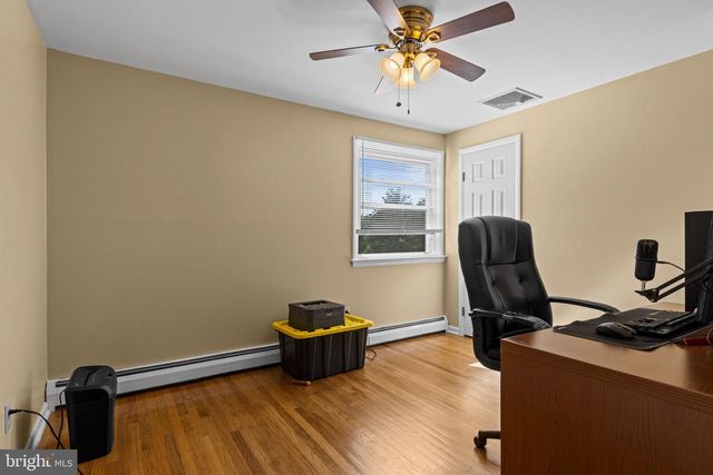 45 EVERGREEN AVE, Broomall, PA 19008