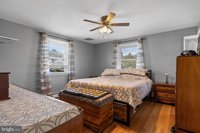 45 EVERGREEN AVE, Broomall, PA 19008