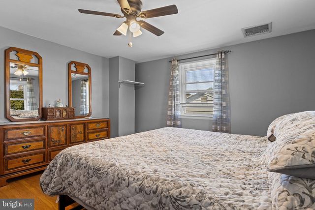 45 EVERGREEN AVE, Broomall, PA 19008