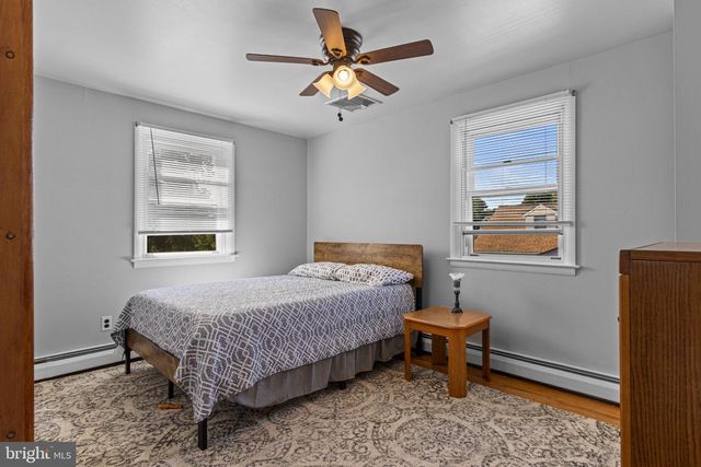 45 EVERGREEN AVE, Broomall, PA 19008