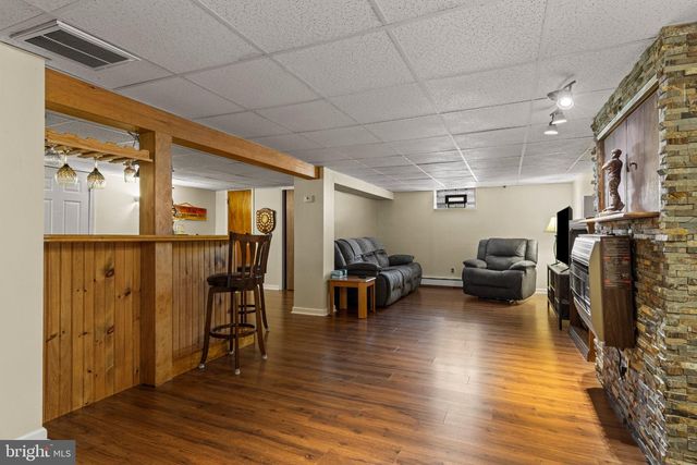 45 EVERGREEN AVE, Broomall, PA 19008