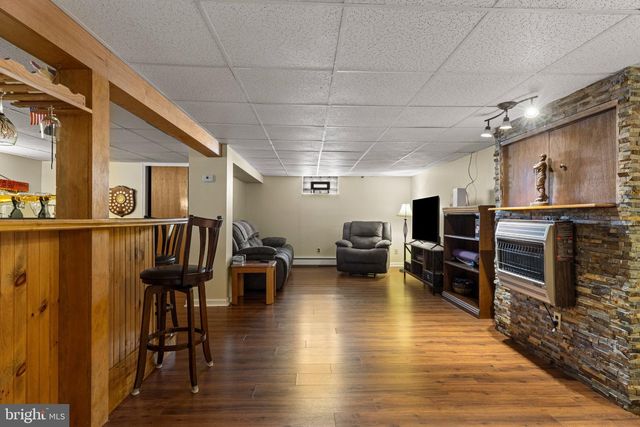 45 EVERGREEN AVE, Broomall, PA 19008
